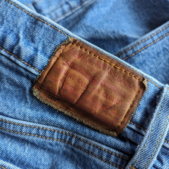 Levi's 501's with 30 waist 26 length - Picture 2 of 3